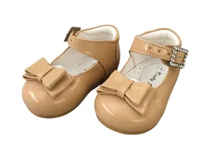 Camel bow shoes