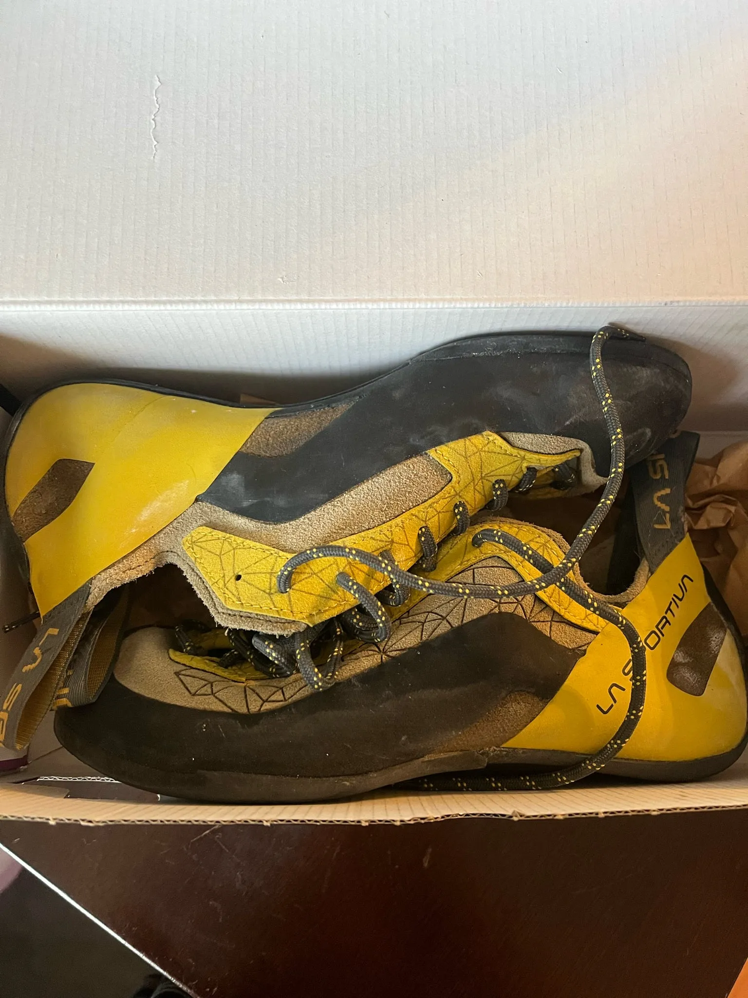 La Sportiva Finale Climbing Shoes Men's 7/Women's 8