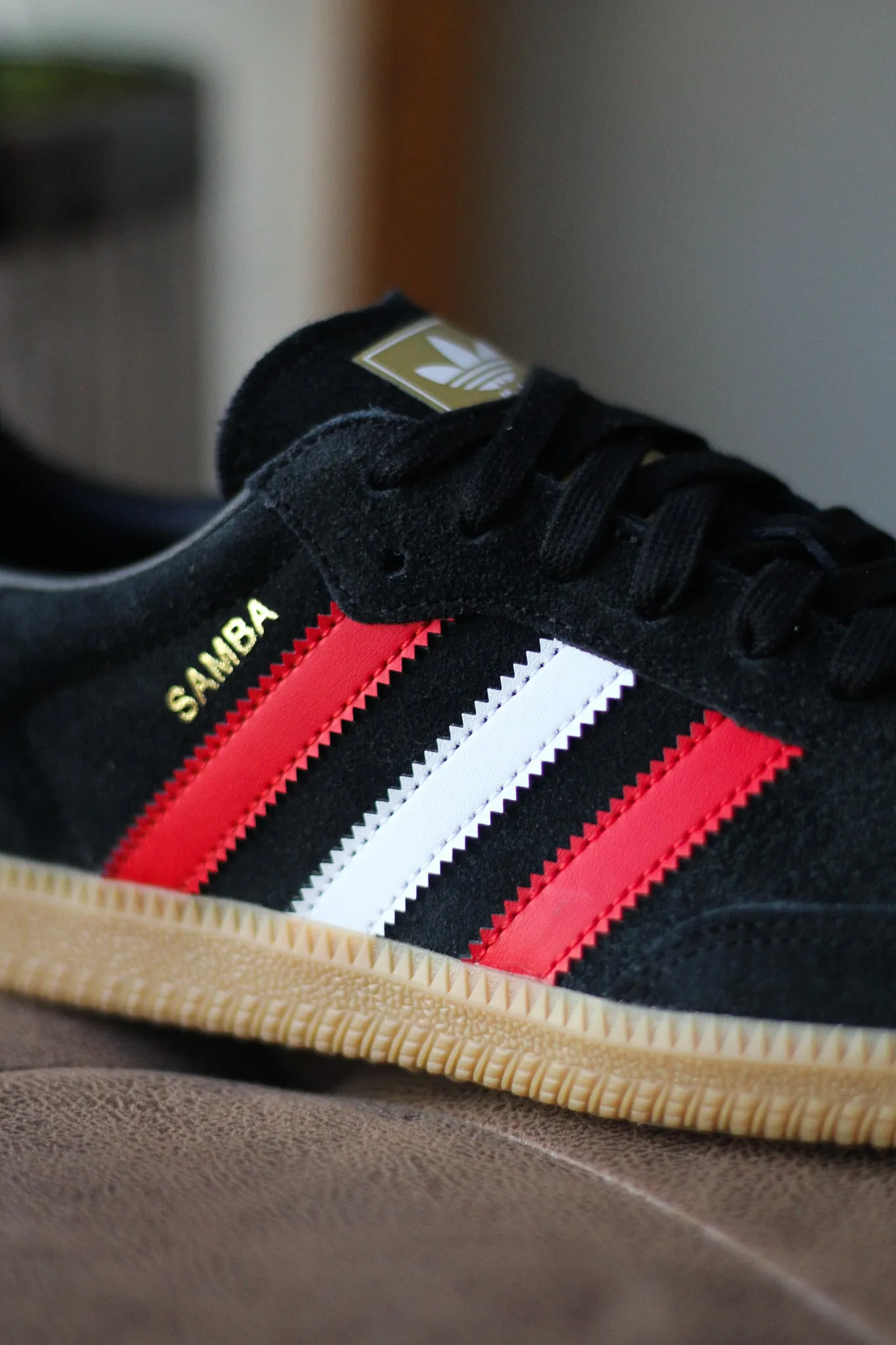 SAMBA OG "BLACK/SCARLET"