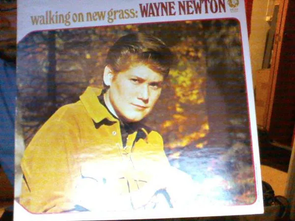 Wayne Newton - Walking On New Grass (LP, Album) (M)